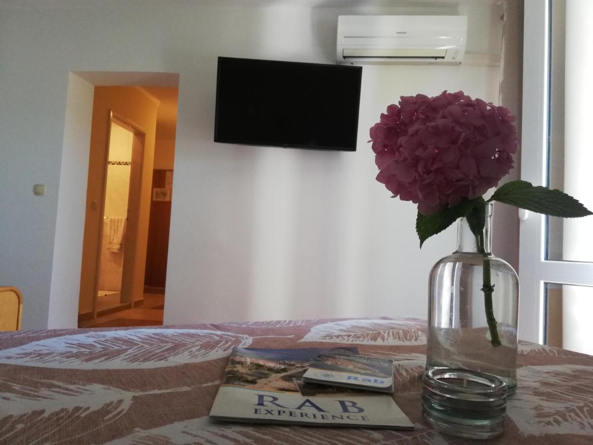 Riviera Rooms And Apartments Palit Екстериор снимка