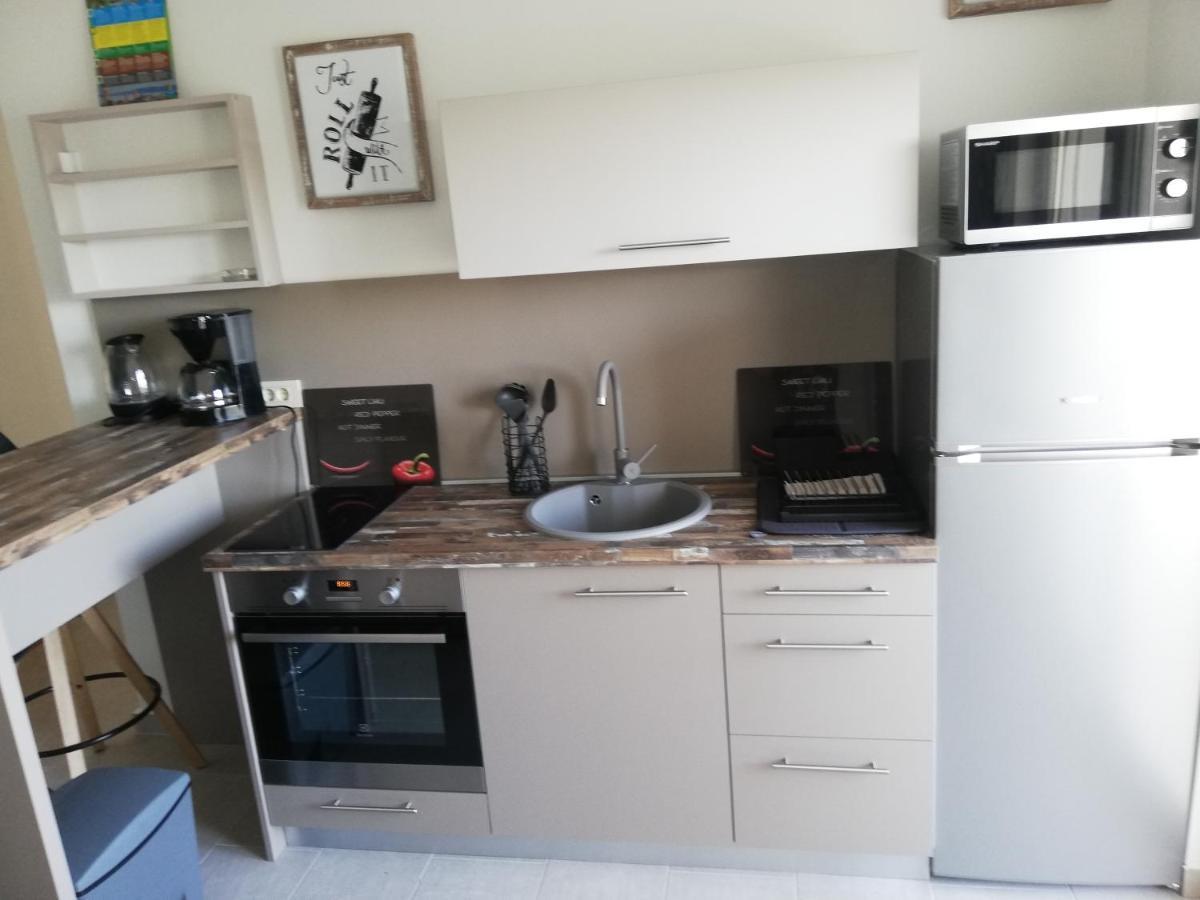 Riviera Rooms And Apartments Palit Екстериор снимка