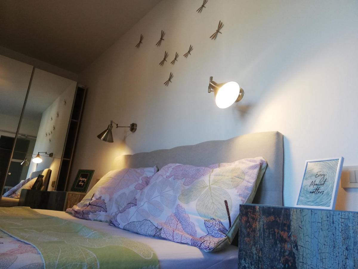 Riviera Rooms And Apartments Palit Екстериор снимка