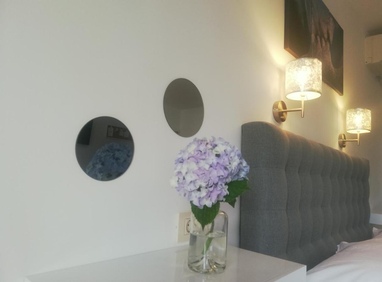 Riviera Rooms And Apartments Palit Екстериор снимка