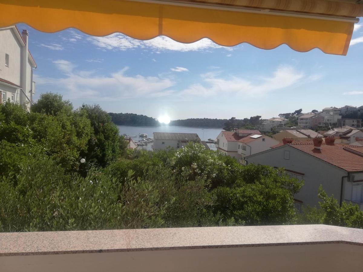 Riviera Rooms And Apartments Palit Екстериор снимка