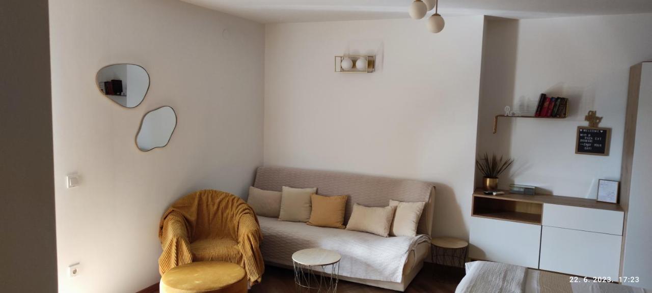 Riviera Rooms And Apartments Palit Екстериор снимка
