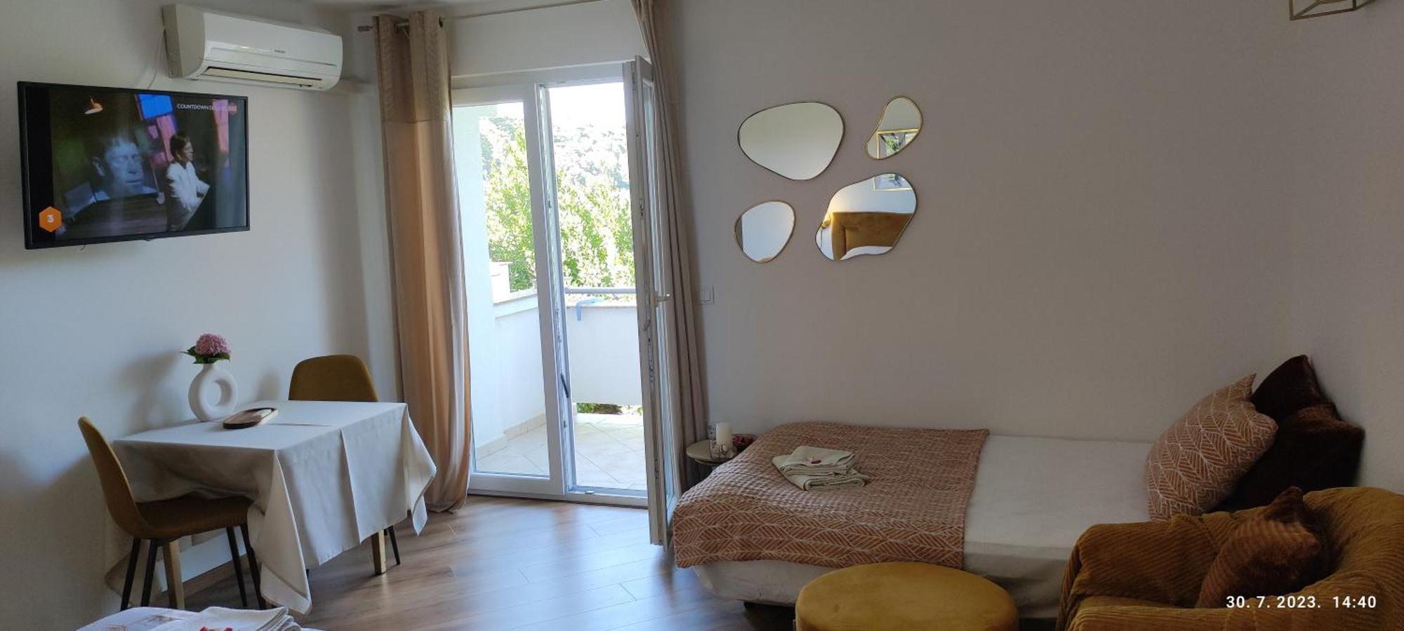 Riviera Rooms And Apartments Palit Екстериор снимка