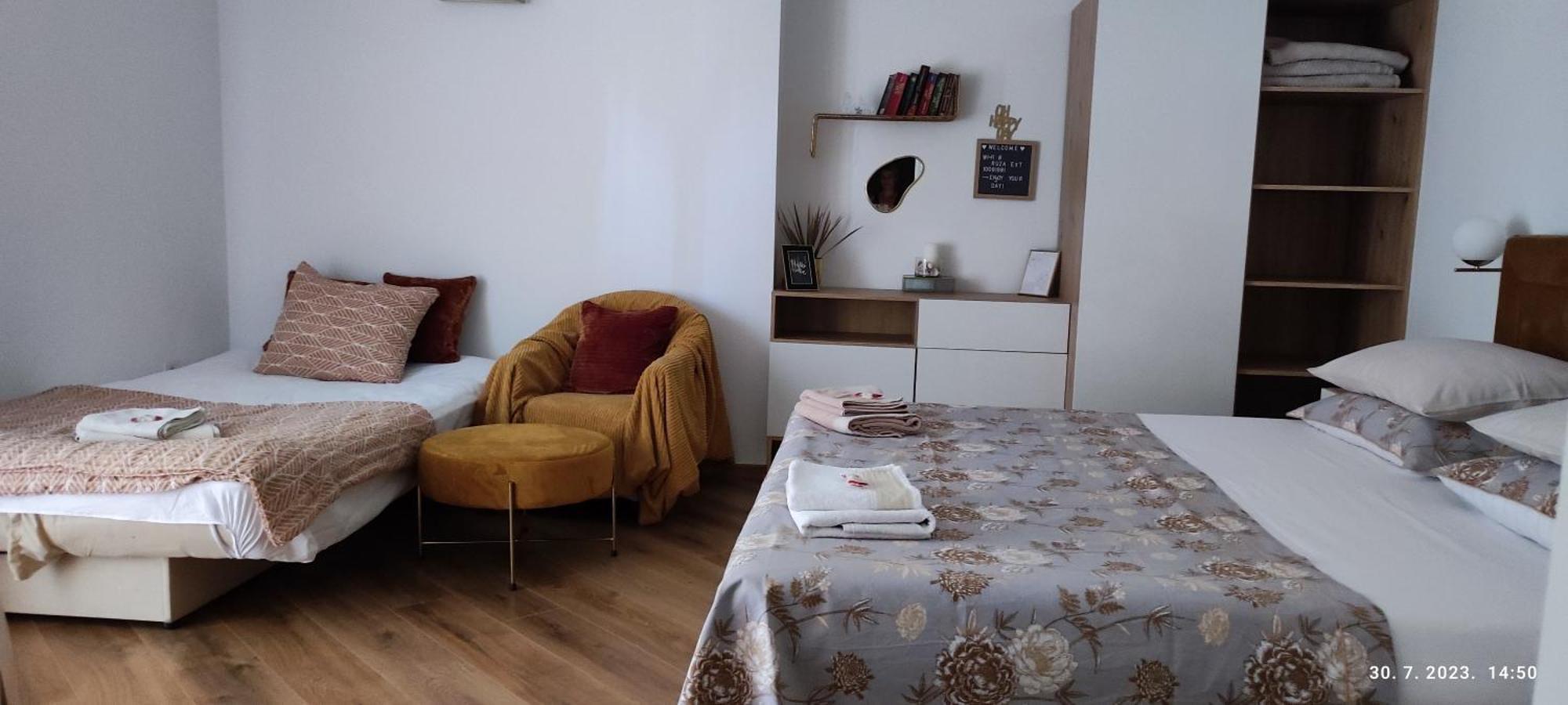 Riviera Rooms And Apartments Palit Екстериор снимка