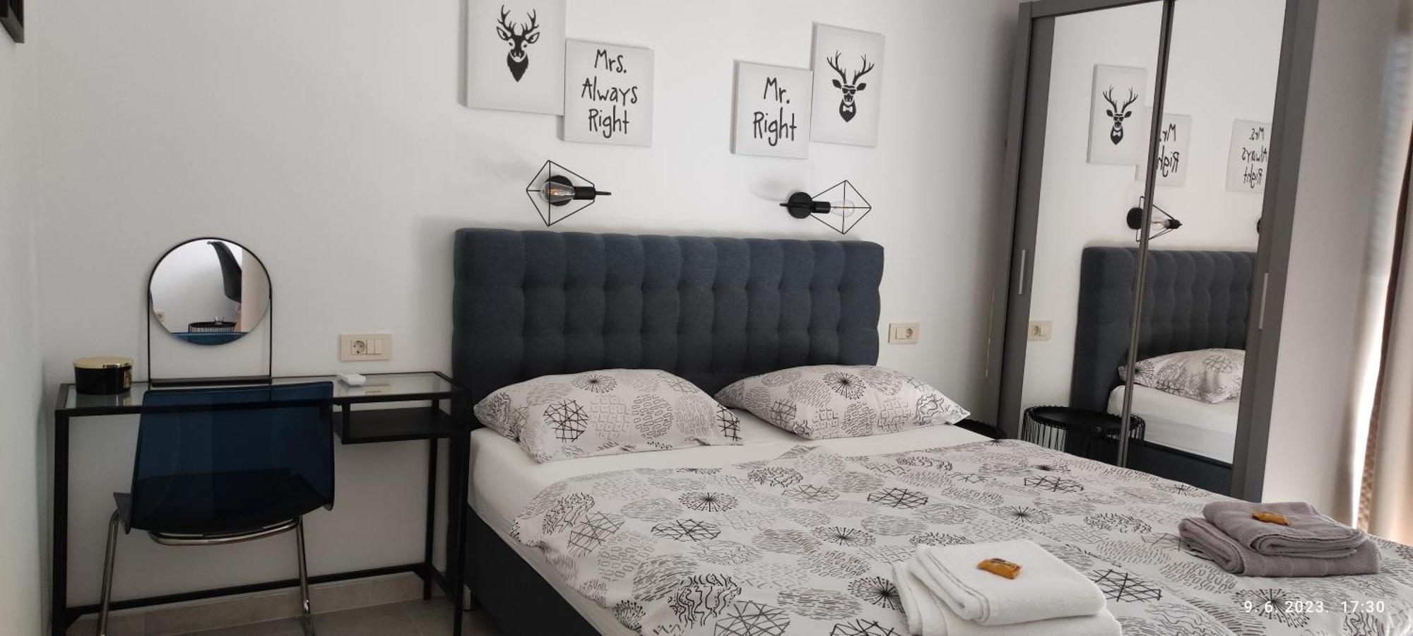 Riviera Rooms And Apartments Palit Екстериор снимка