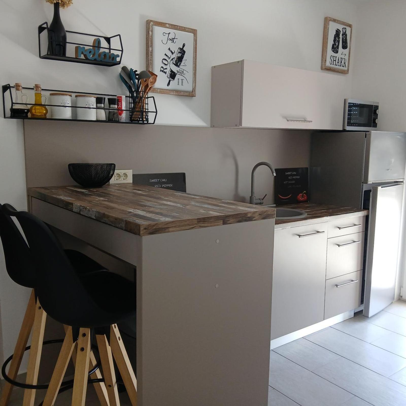 Riviera Rooms And Apartments Palit Екстериор снимка