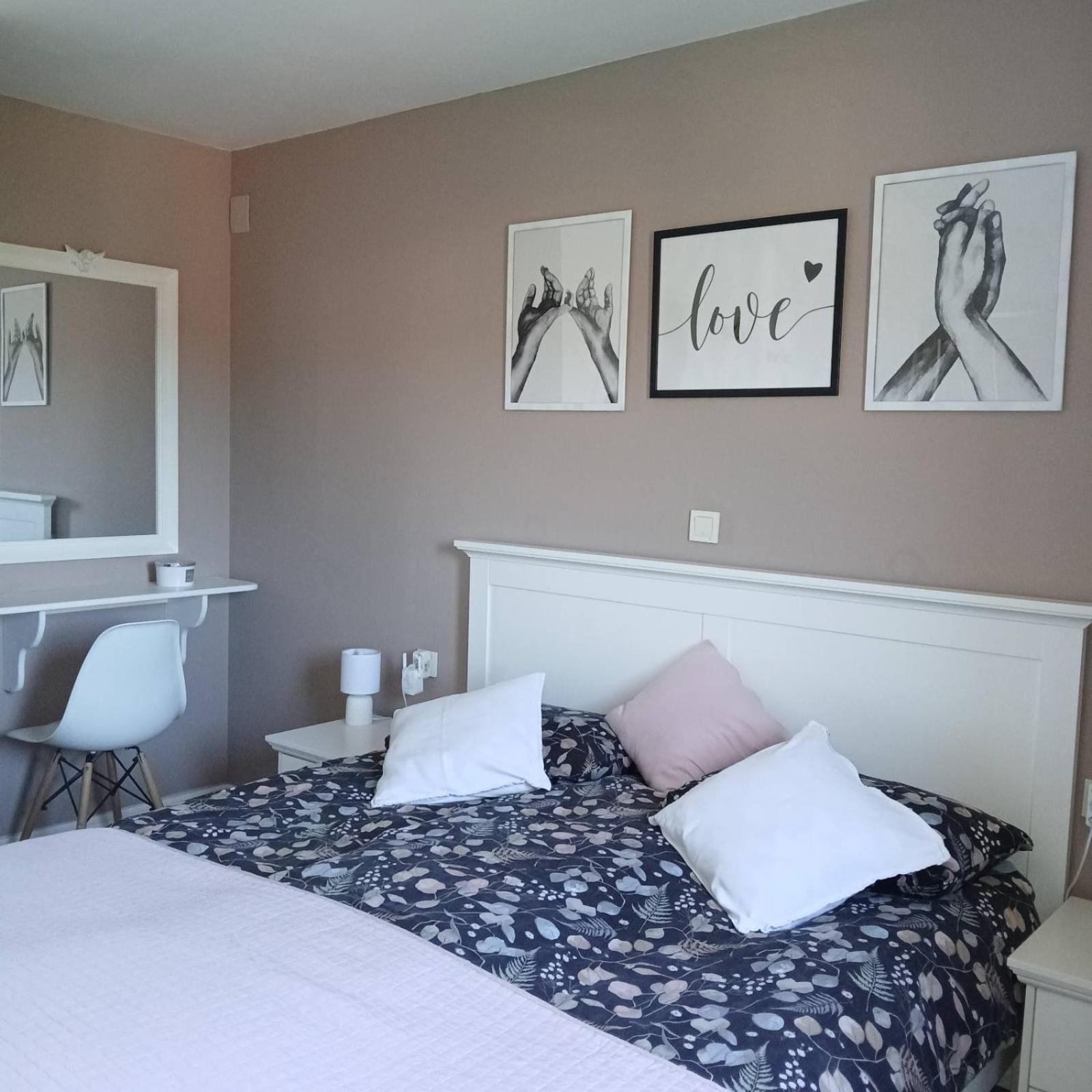Riviera Rooms And Apartments Palit Екстериор снимка